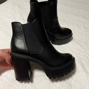 Brand new chunky boots